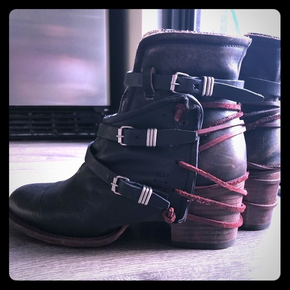 Freebird by Steven Crue Bootie size 8